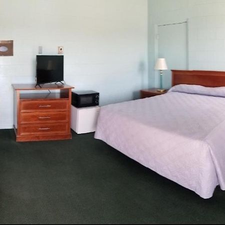 Holiday Host Motel 소노라 외부 사진