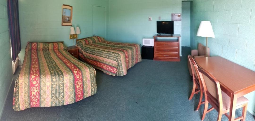 Holiday Host Motel 소노라 외부 사진
